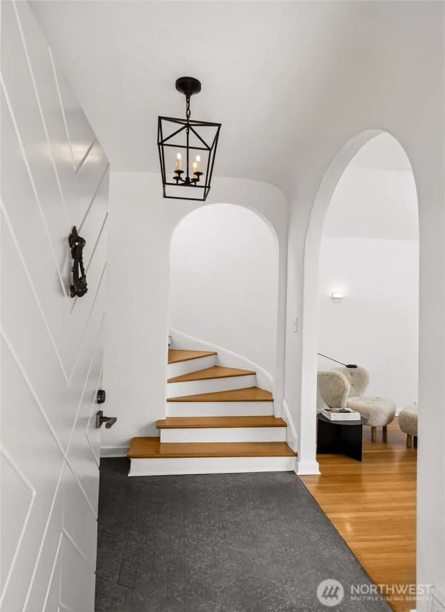 Property photo for 3822 S Court Street, Seattle photo 5