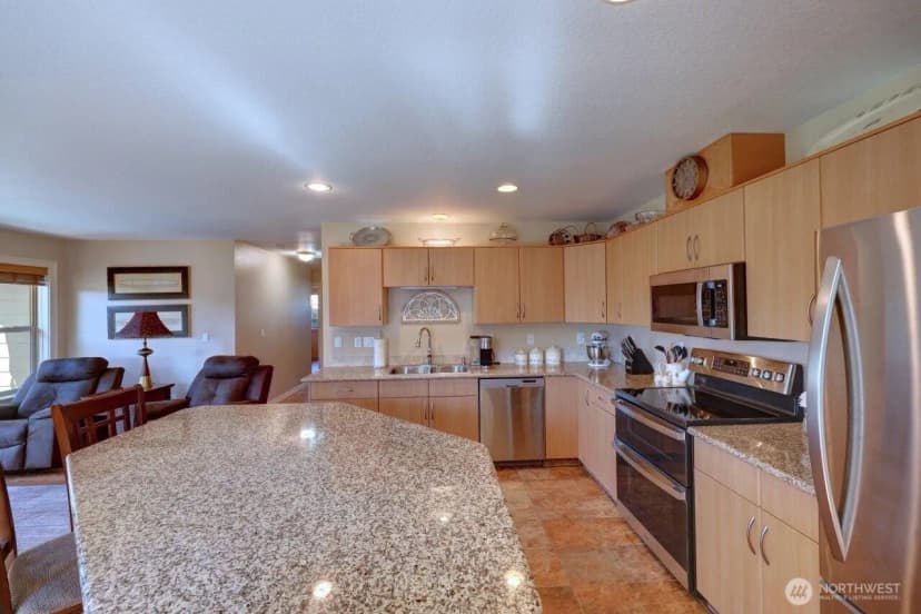 Property photo for 33007 G Place, Ocean Park photo 9