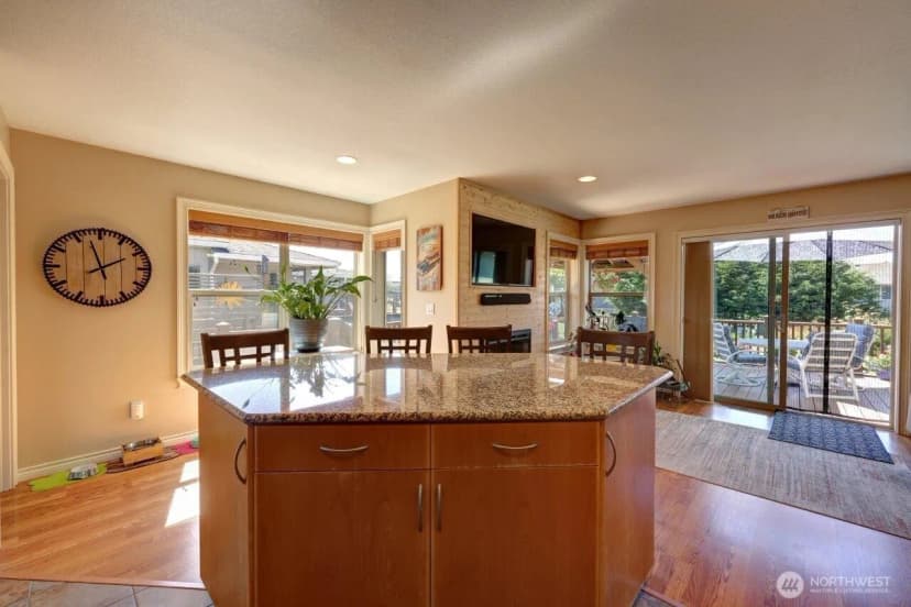Property photo for 33007 G Place, Ocean Park photo 13