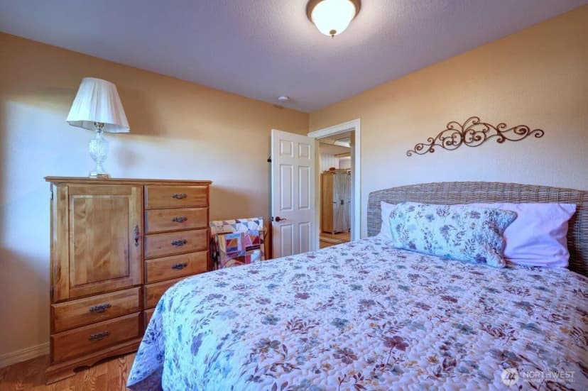 Property photo for 33007 G Place, Ocean Park photo 19