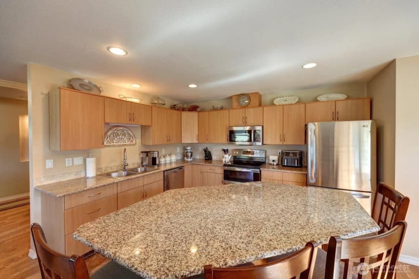 Property photo for 33007 G Place, Ocean Park photo 10