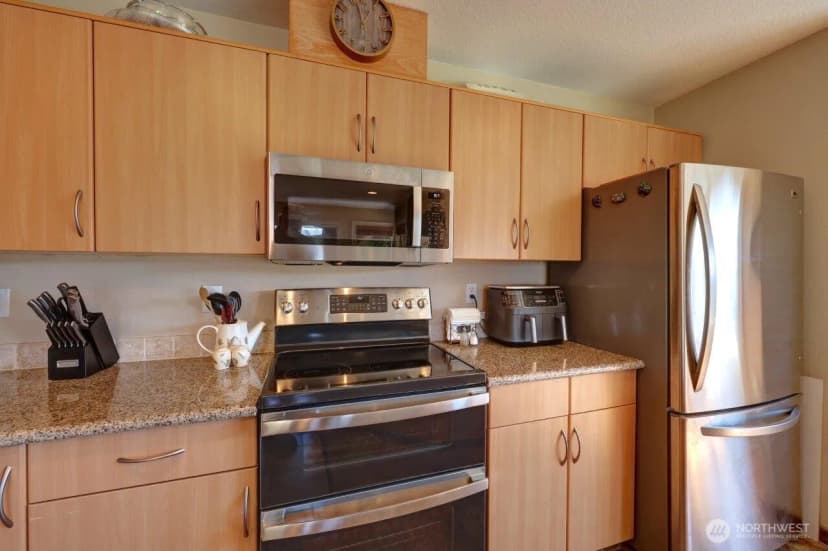 Property photo for 33007 G Place, Ocean Park photo 12