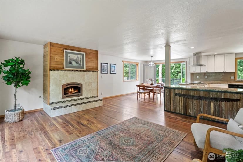 Property photo for 19545 Park Boulevard Ne, Suquamish photo 2
