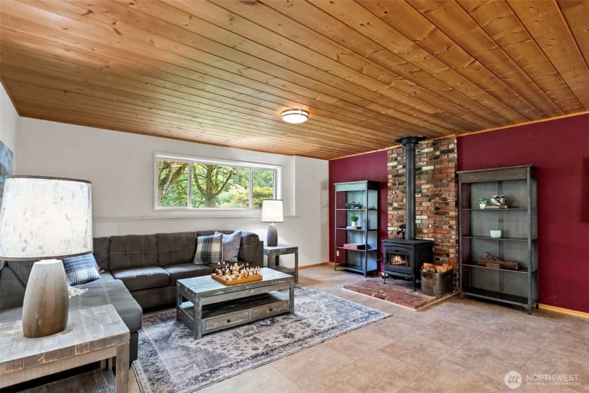 Property photo for 19545 Park Boulevard Ne, Suquamish photo 24