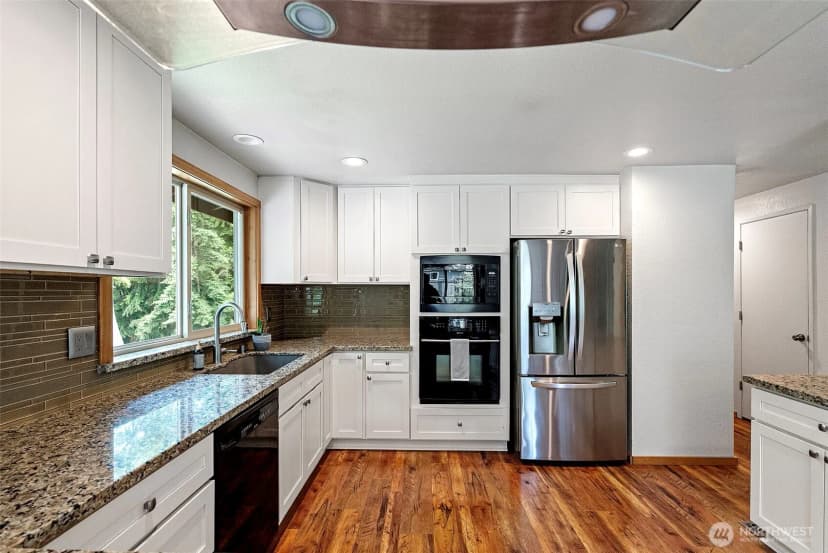 Property photo for 19545 Park Boulevard Ne, Suquamish photo 11
