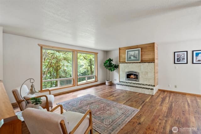 Property photo for 19545 Park Boulevard Ne, Suquamish photo 3