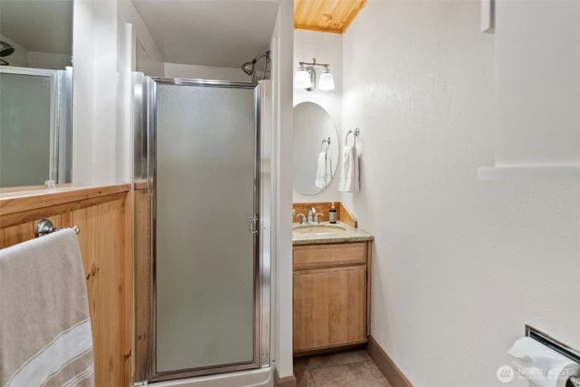 Property photo for 19545 Park Boulevard Ne, Suquamish photo 25