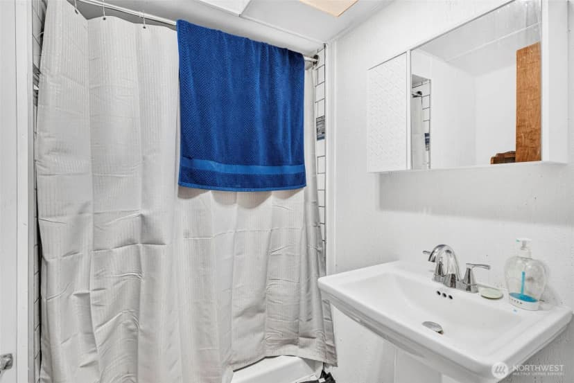 Property photo for 13301 North Place, Long Beach photo 22