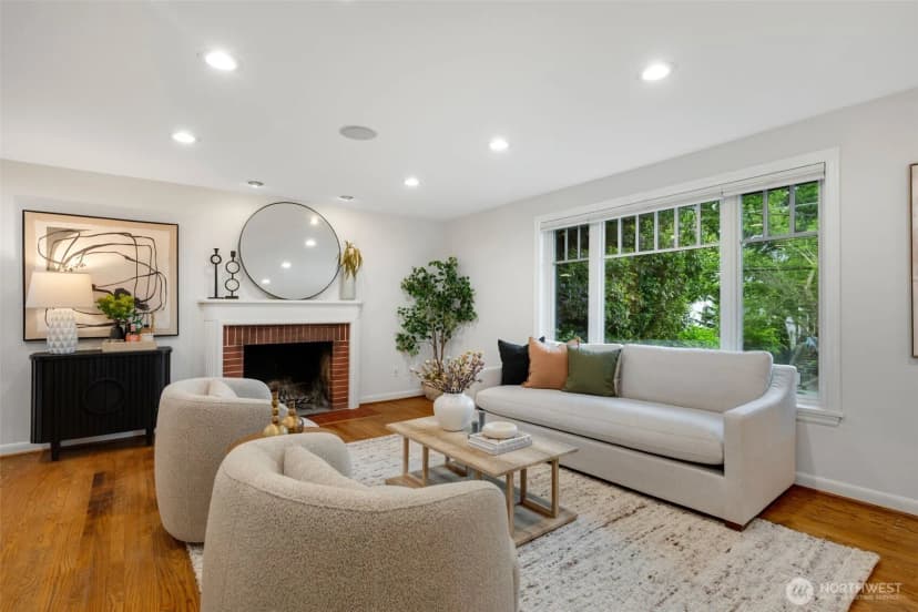 Property photo for 4732 45th Avenue Ne, Seattle photo 6