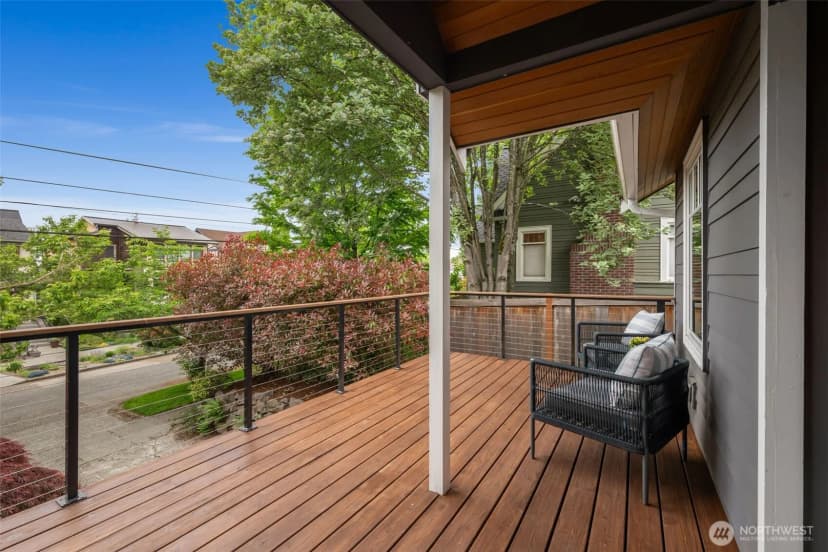 Property photo for 4732 45th Avenue Ne, Seattle photo 4