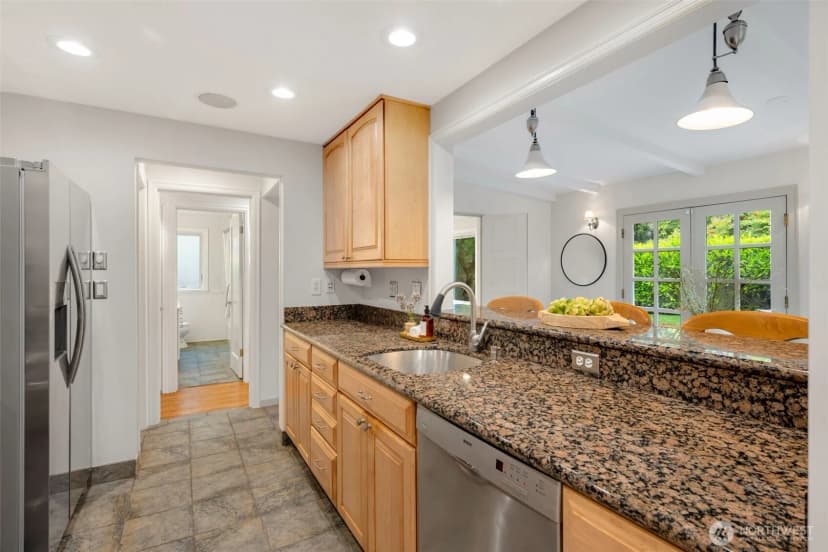 Property photo for 4732 45th Avenue Ne, Seattle photo 16