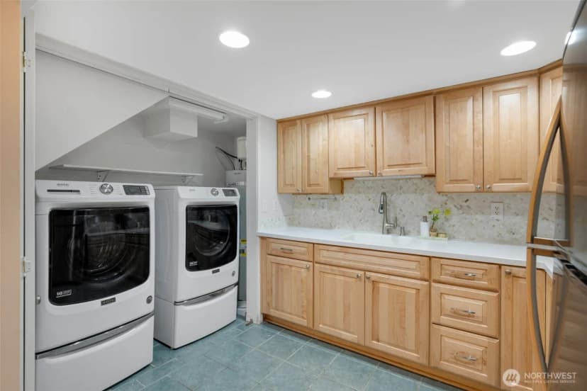 Property photo for 4732 45th Avenue Ne, Seattle photo 32