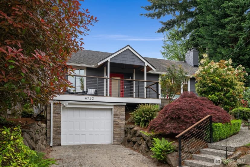 Property photo for 4732 45th Avenue Ne, Seattle photo 2