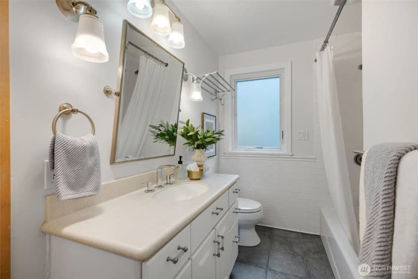 Property photo for 4732 45th Avenue Ne, Seattle photo 20