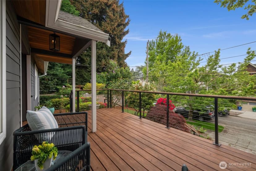 Property photo for 4732 45th Avenue Ne, Seattle photo 3