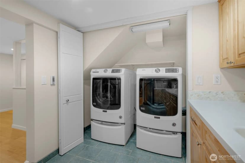 Property photo for 4732 45th Avenue Ne, Seattle photo 33