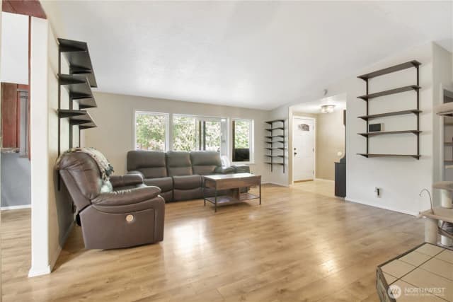 Property photo for 31113 W Whitehorse Drive, Arlington photo 5
