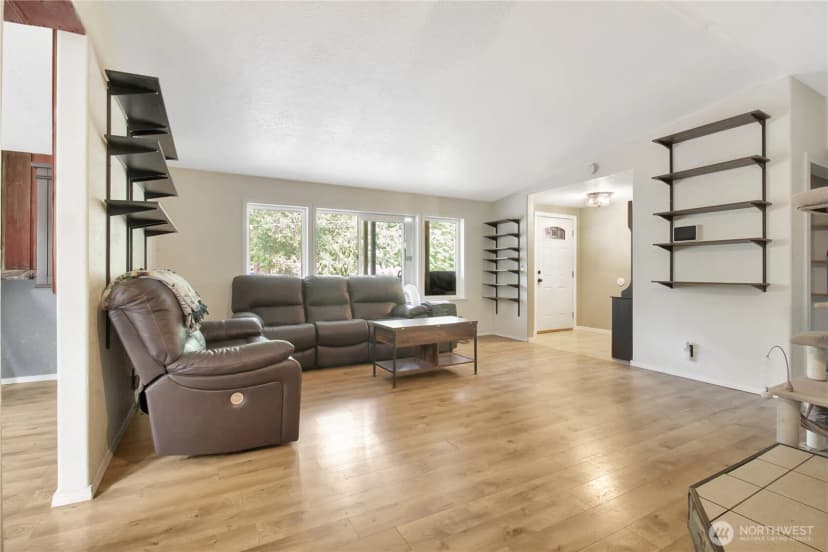 Property photo for 31113 W Whitehorse Drive, Arlington photo 5