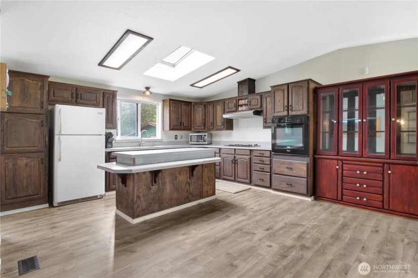 Property photo for 31113 W Whitehorse Drive, Arlington photo 7