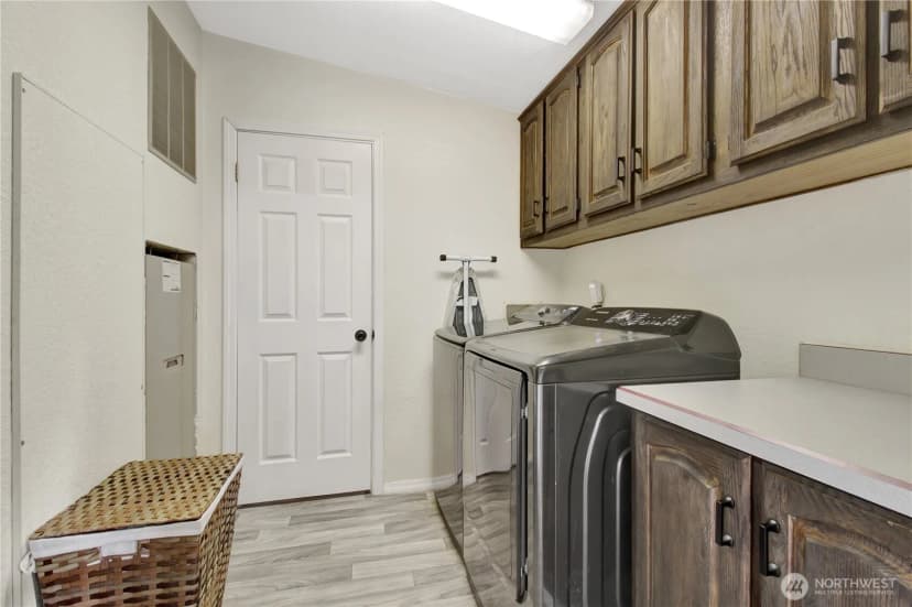 Property photo for 31113 W Whitehorse Drive, Arlington photo 10