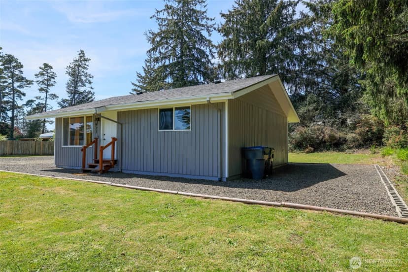 Property photo for 621 N Broadway, Westport photo 2