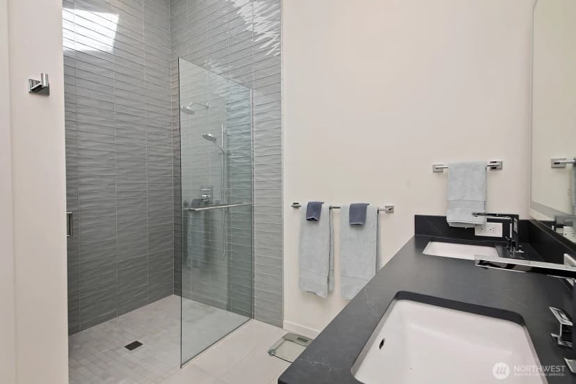 Property photo for 4654 Strawbridge Lane, Langley photo 12