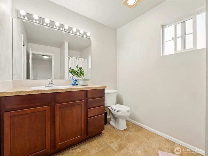 Property photo for 5879 Pennsylvania Street Se, Lacey photo 15