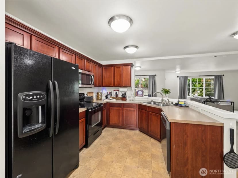Property photo for 5879 Pennsylvania Street Se, Lacey photo 6