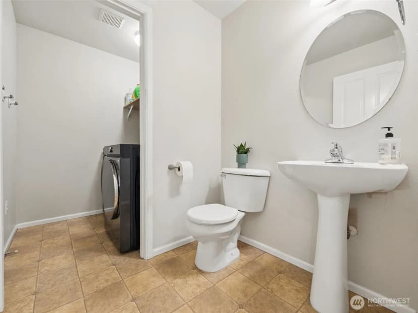 Property photo for 5879 Pennsylvania Street Se, Lacey photo 11