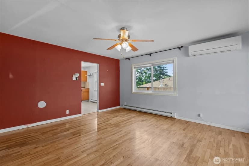 Property photo for 264 Taylor Ave Nw, Renton photo 4