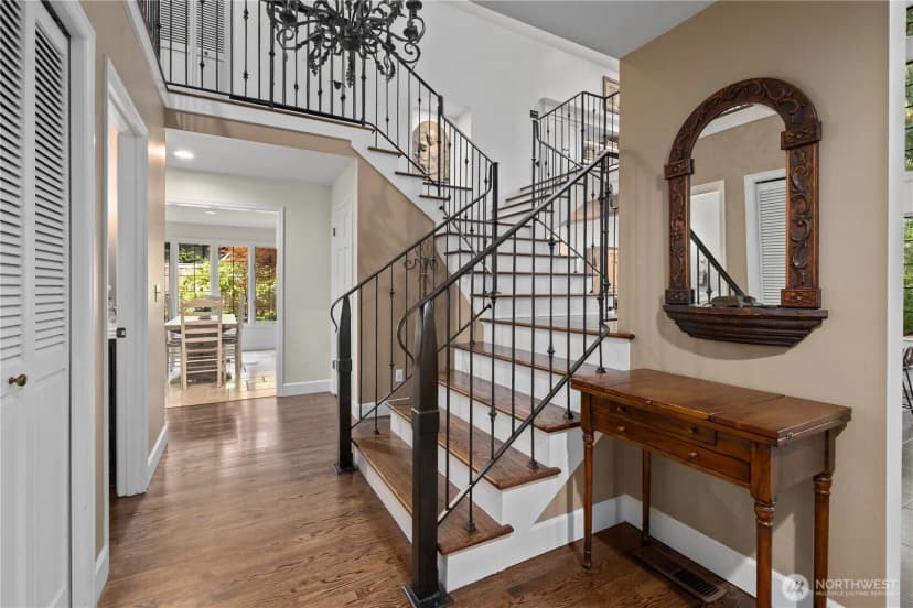 Property photo for 11726 Ne 41st Street, Kirkland photo 9