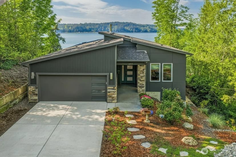 Property photo for 4652 E Hillcrest Drive, Port Orchard photo 2