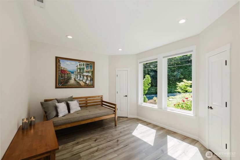 Property photo for 4652 E Hillcrest Drive, Port Orchard photo 9