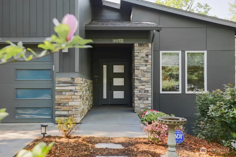 Property photo for 4652 E Hillcrest Drive, Port Orchard photo 5
