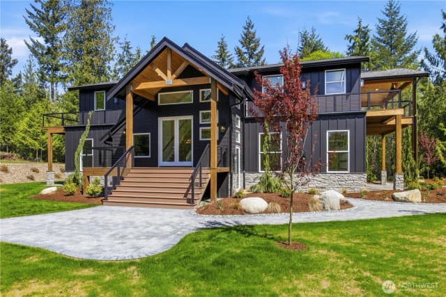 Property photo for 23420 253rd Avenue Se, Maple Valley photo 3