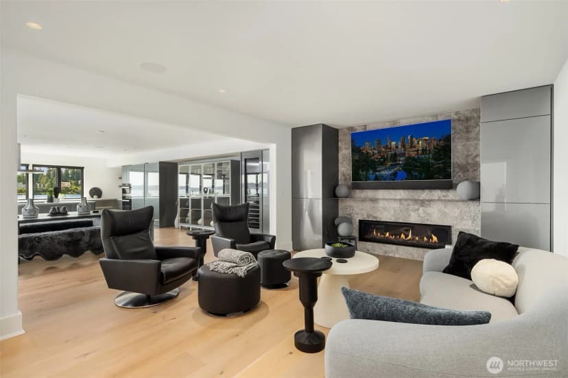Property photo for 9205 Se Shoreland Drive, Bellevue photo 11