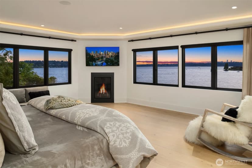 Property photo for 9205 Se Shoreland Drive, Bellevue photo 14