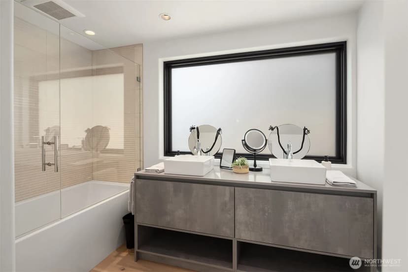 Property photo for 9205 Se Shoreland Drive, Bellevue photo 22