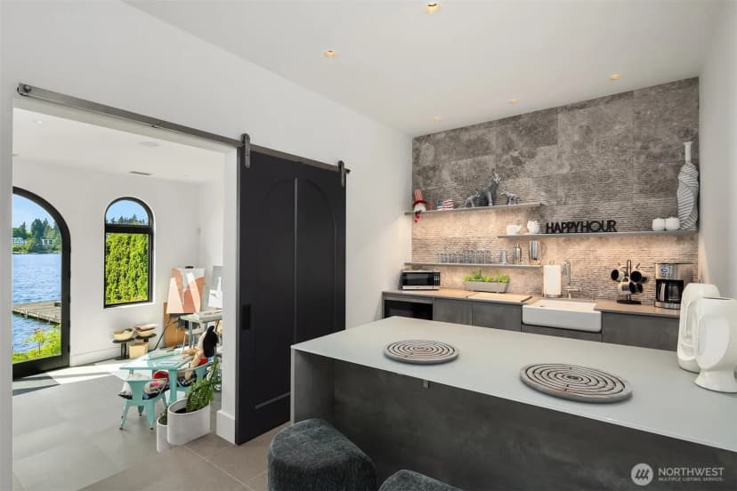 Property photo for 9205 Se Shoreland Drive, Bellevue photo 27