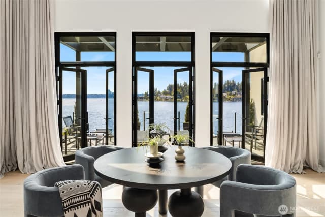Property photo for 9205 Se Shoreland Drive, Bellevue photo 5