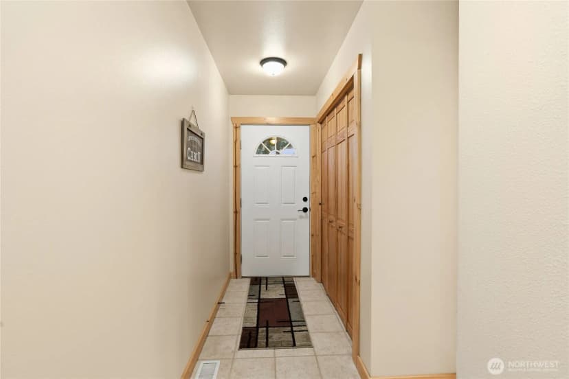 Property photo for 51 Klancie Lane, Cle Elum photo 3