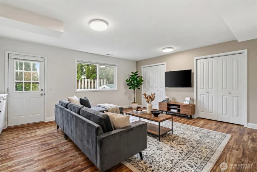 Property photo for 2017 Jones Circle Se, Renton photo 27