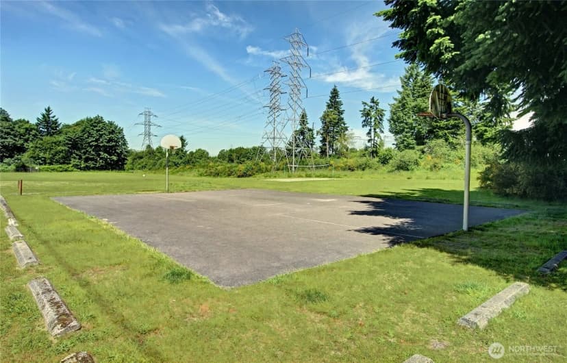 Property photo for 2017 Jones Circle Se, Renton photo 39