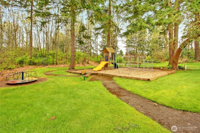 Property photo for 2017 Jones Circle Se, Renton photo 40