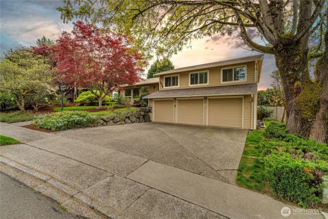 Property photo for 2017 Jones Circle Se, Renton