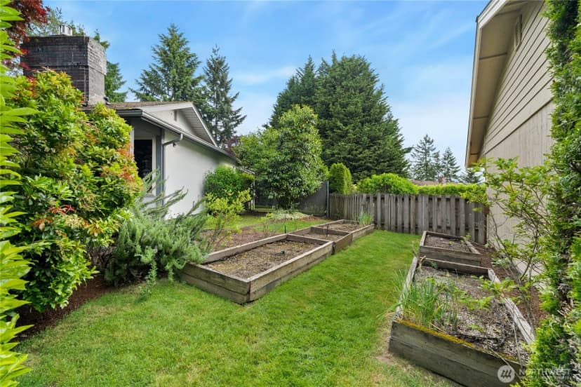 Property photo for 2017 Jones Circle Se, Renton photo 35