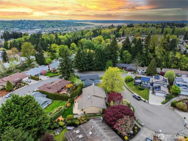 Property photo for 2017 Jones Circle Se, Renton photo 2