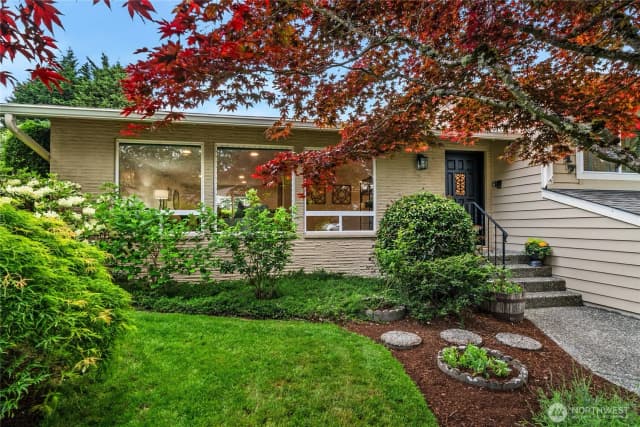 Property photo for 2017 Jones Circle Se, Renton photo 4