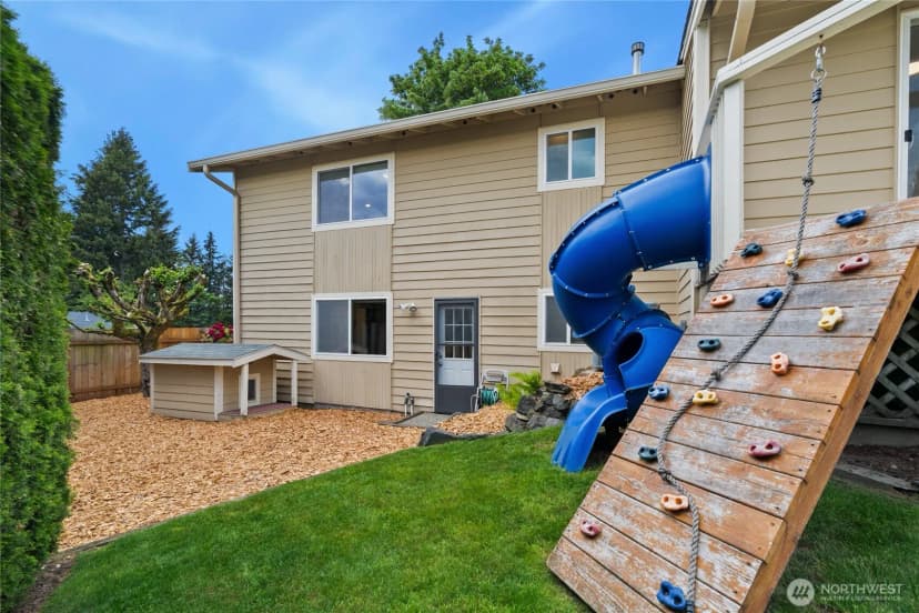 Property photo for 2017 Jones Circle Se, Renton photo 33