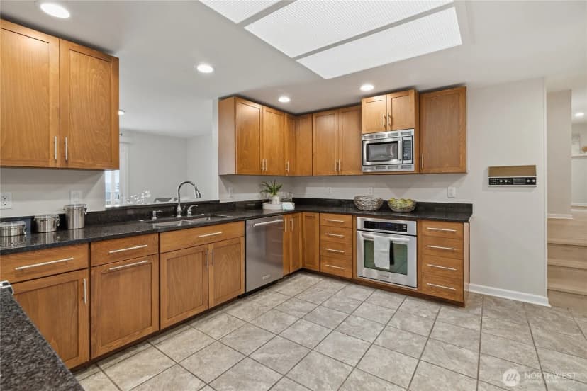 Property photo for 2017 Jones Circle Se, Renton photo 13